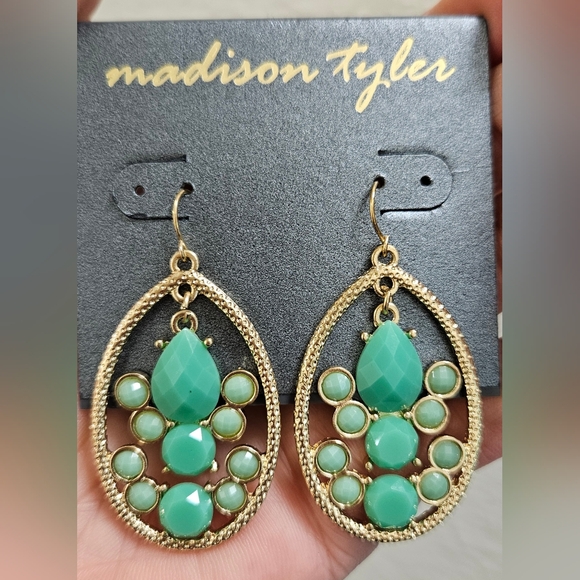 MADISON TAYLOR BOHEMIAN MATTE GOLD TONE EMERALD GREEN EARRINGS - Picture 2 of 6